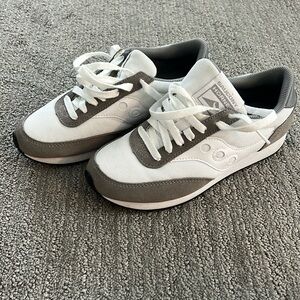 Saucony Hornet Original Women's Size US 6 Athletic Running Shoes Gray White